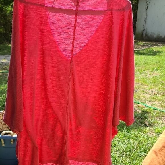 Hybrid Loose Poncho Top 3/10$ - Picture 6 of 8